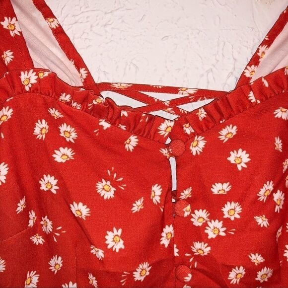 Finders Keepers Mae Mini Dress in Red Daisy - Picture 10 of 16